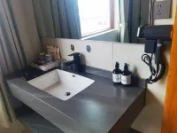 Shangri-La Shangri La Tianjiang Linka Healing Travel Homestay (Dukezong East Gate) - 温泉