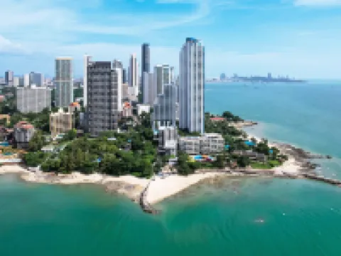 Golden Tulip Pattaya Beachfront Resort Hotels near Wong Amat Beach
