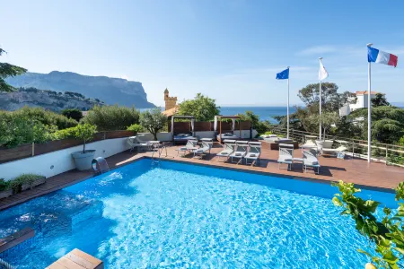 Best Western Plus la Rade Отели в г. Кассис