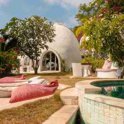 Mentigi Bay Dome Villas Hotel Exterior