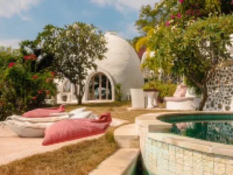 Mentigi Bay Dome Villas Hotels in Malaka