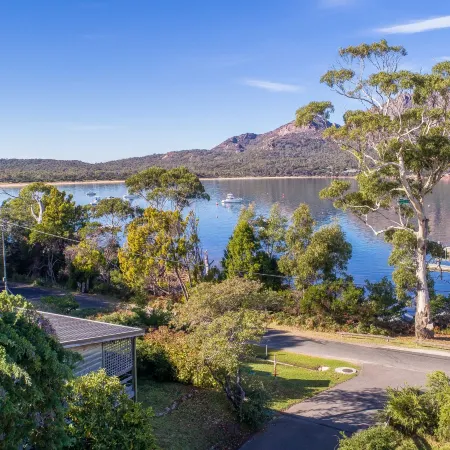 Freycinet Cottage 2