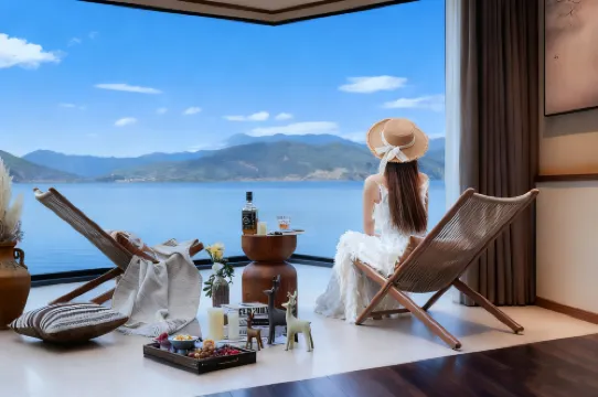 Lugu Lake Luzhixu Hotel (Sanjiacun Wharf Store)