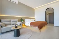 Shanye Homestay (Jingmai Temple Dapingzhang Ancient Tea Forest) - balcony