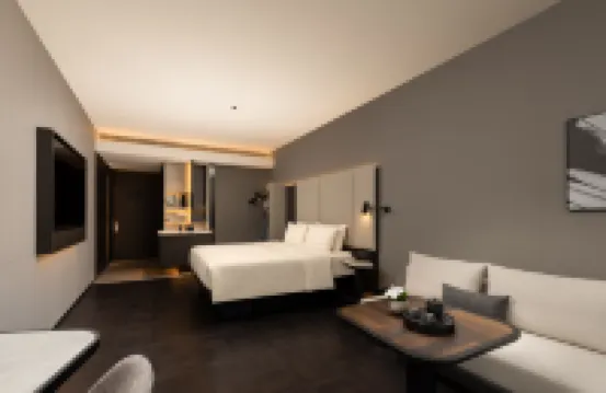 武漢漢口金融中心香港路亞朵酒店