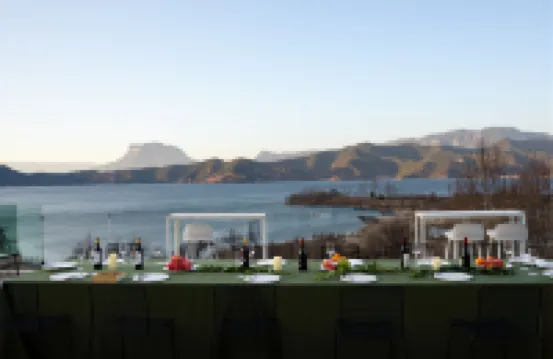 Lugu Lake Front Lake·Yueyao Lakeview Resort Hotel