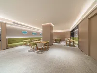 全季飯店（西安鐘樓地鐵站店） 人民大廈附近的飯店