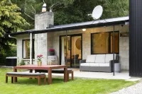 Coronet Peak View | 3BR Home with Hot Tub & Garden - Villas