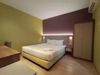 Yee Hotel Permas Jaya