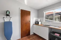 Private & Comfortable Rooms – Steps from Bus Stop