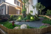 Chun&Build Luxury Inn - 2-Star
