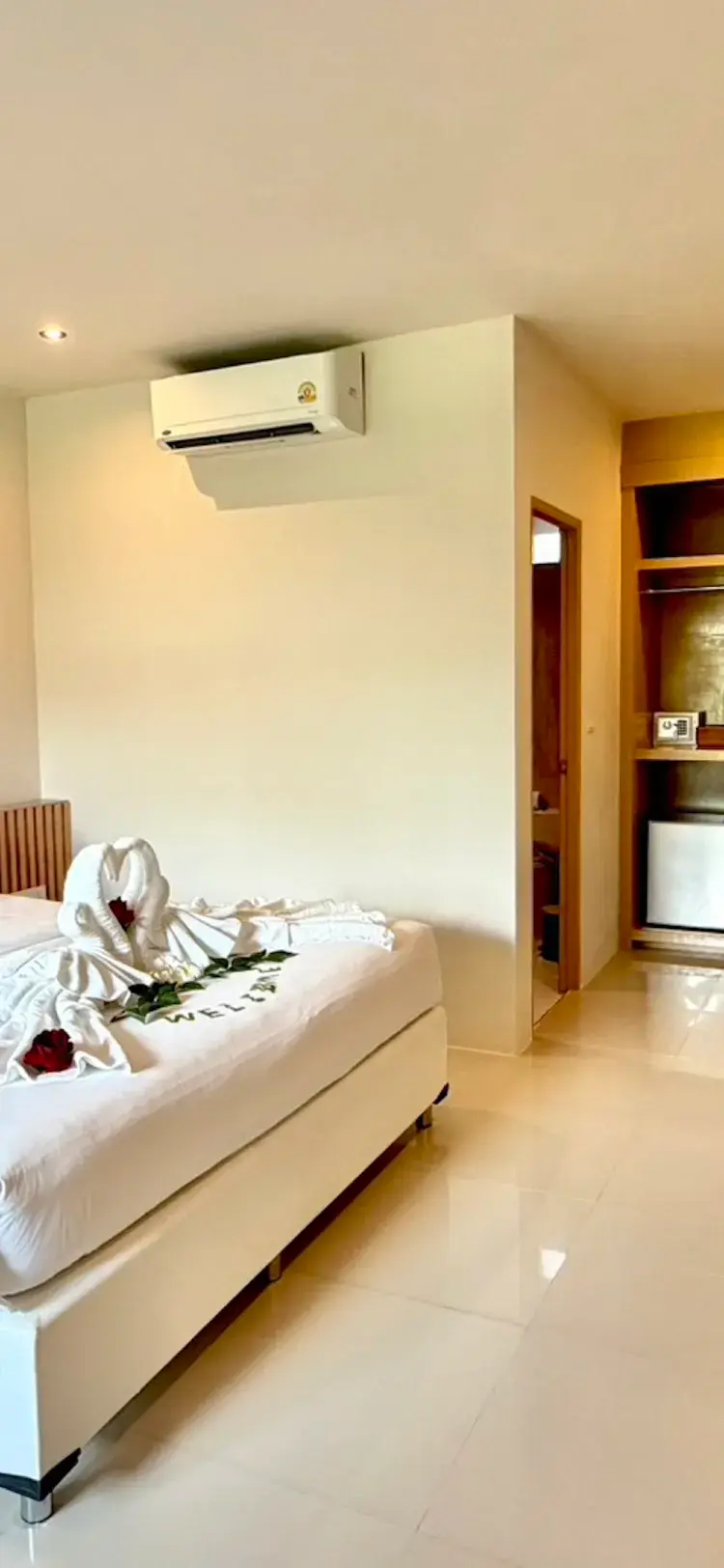 ห้องพรีเมียร์ เตียงใหญ่ 1 เตียง