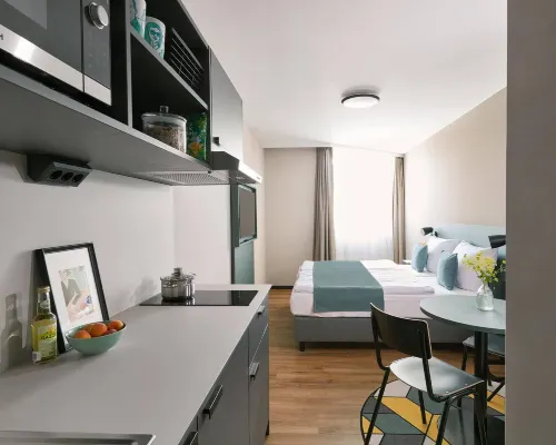 Living Hotel am Deutschen Museum Hotels near Eisbach Wave