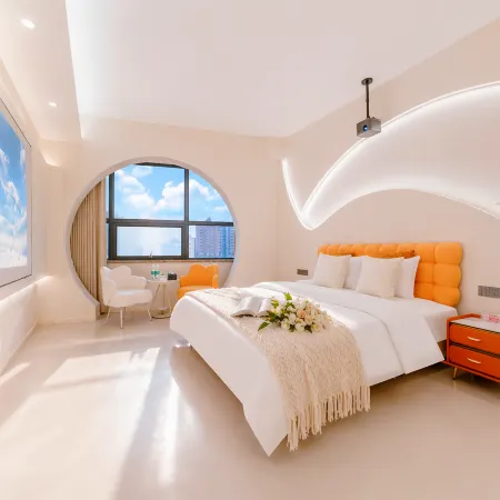 Moment Manyun Audio-Visual Hotel (Hanzhong High-Speed Railway Station Central Plaza)