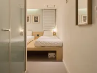 أرترافل ميونغدونغ Hotels near نون سكوير