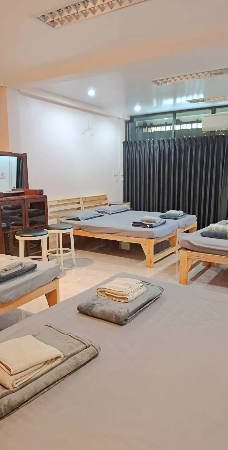 Bed In Single Mixed Dormitory Room (Mixed Gender)