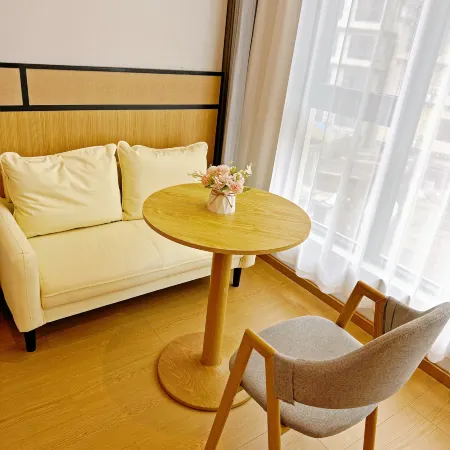 First Sight • Pinellia Hotel