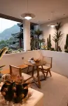 Yueshe Panorama Guesthouse (Xijiang Qianhu Miao Village Scenic Viewpoint Branch) - parcheggio