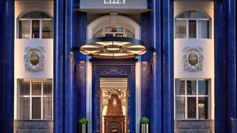 LIZZY • Ritz Hotel on Harbin Central Street in Харбин