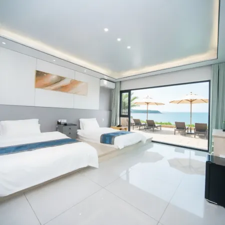 Dalian Sailboat Seaview Tent Sunrise Homestay (Jinshitan Happy Coast Resort)