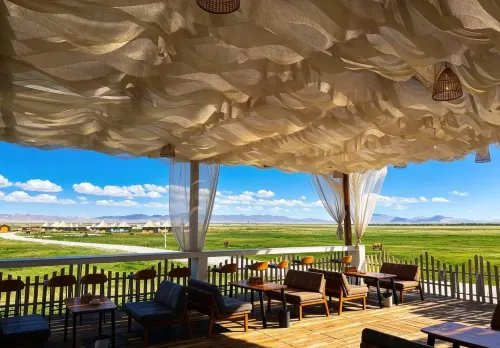 Da Qaidam Wild Luxury Hotel | City of Light & Shadow -  Privatzimmer
