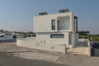 Modern Villa with Private Pool & Outdoor Dining - Vila