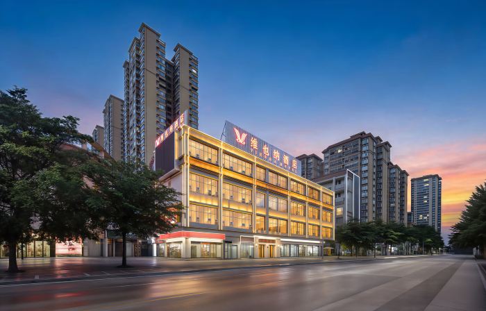 Vienna  Hotel（Pubei Investment Building Aoyuan Square）