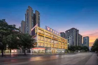 Vienna  Hotel（Pubei Investment Building Aoyuan Square） - parking