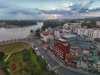 M Village Premier Hotel Xuan Huong Lakeside, a brand of Modern Village Lifestyle - Bar