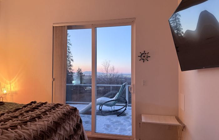 Boreal Sunset Flower Room