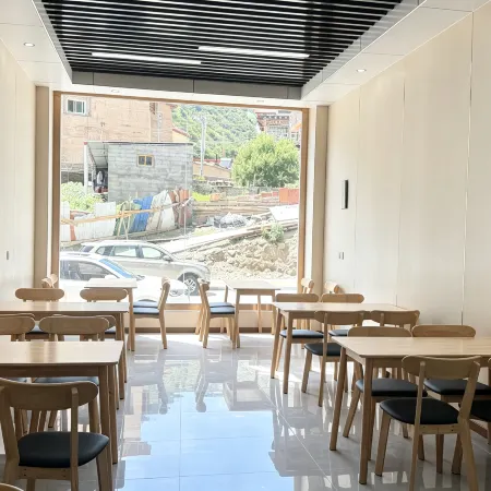 Yazhuo Hotel