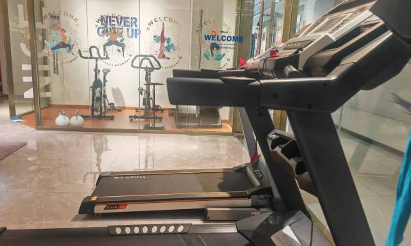Juyi Hotel (Shenzhen Airport Fuyong Subway Station)