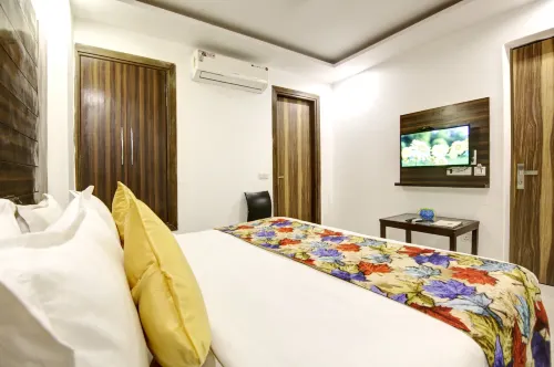 Hotel Devrana Delhi Airport - ที่มีที่จอดรถ