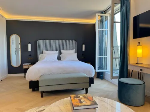 Eiffel Yard Hotel - 4-Star