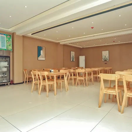 Oriental Guanlan Hotel