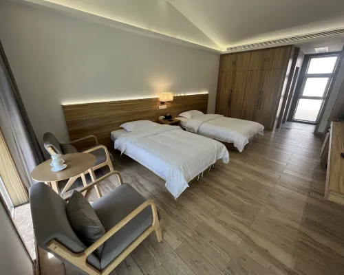 Surabaya Longwan Academy Hotels in Sishui County