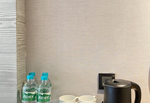 진 만 지아 호텔