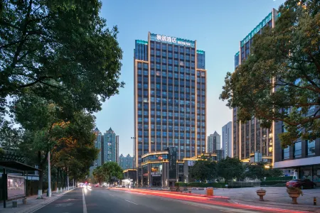 In Dream Hotel Отели рядом с достопримечательностью «Chengdu Normal University»