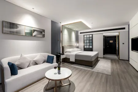 Huaihua Modern Meimei Hotel