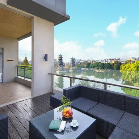 Li River Hotel (Guilin Two Rivers and Four Lakes Xiangshan Scenic Spot)