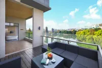 Lijiang Boyin Hotel (Guilin Two Rivers and Four Lakes Xiangshan Scenic Area) Hotels near Zizhou Island