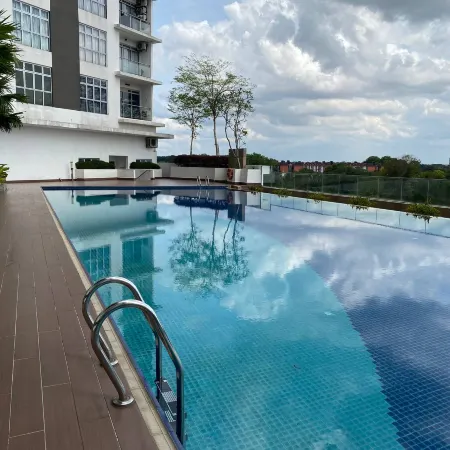 KULAI IOI Mall D'Putra Near JPO Senai Airport Отели рядом с достопримечательностью «Аутлет-центр Johor Premium Outlets»