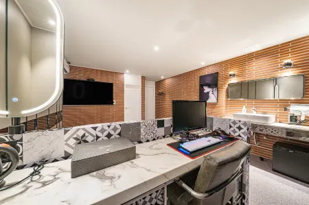 Brown Dot Hotel Geomdan