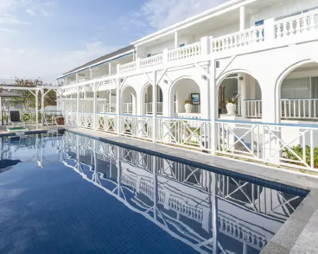 ซัมแวร์ เกาะสีชัง โรงแรมในเกาะสีชัง