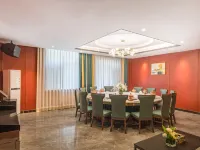 Beijing LanWan International Hotel (Capital Airport Xinguozhan Branch) فنادق في بكين