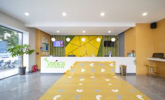 Vatica Hotel (Feidong Yuzhou Central Plaza Guiwang Subway Station)