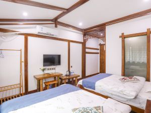 Qingfeng Xiaozhu Homestay (Zhangjiajie Wulingyuan Mark Store)