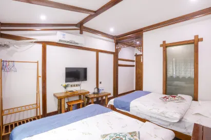 Qingfeng Xiaozhu Homestay (Zhangjiajie Wulingyuan Mark Store)