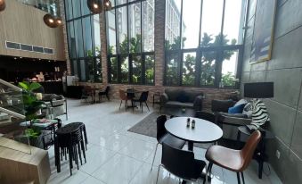 5. LUXE Inf..