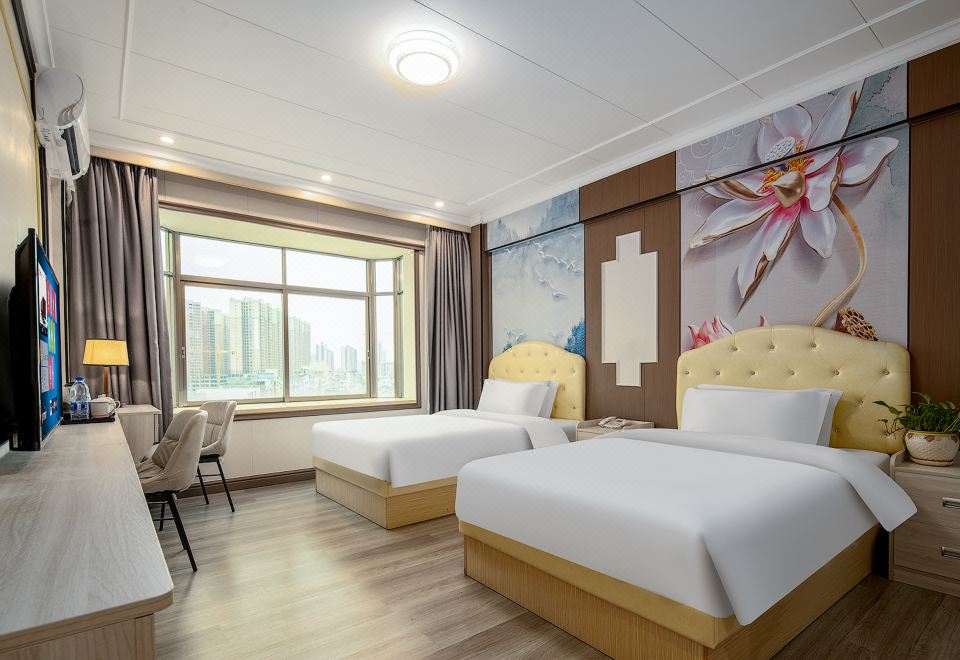 Luoding Chunhui Hotel - Housity